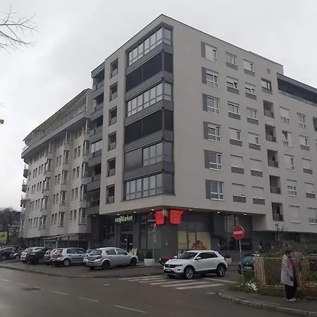 Elix Apartment *