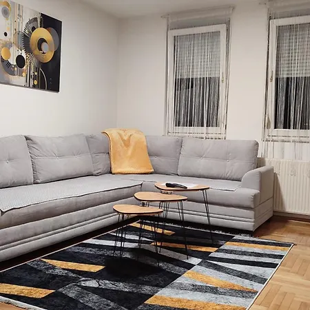 Elix Apartment *